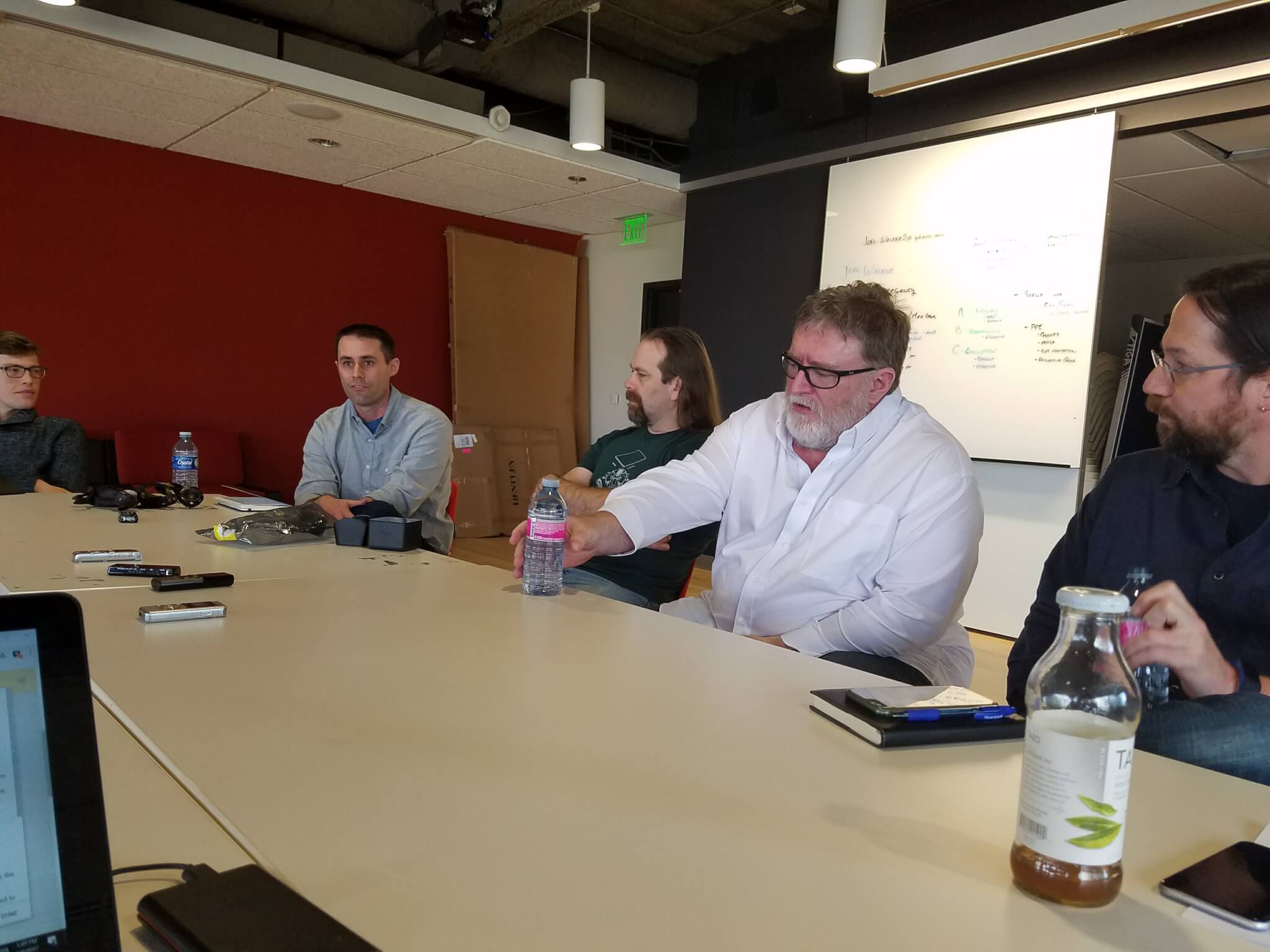Key Valve staff discussing issues with Steam, VR, and more.