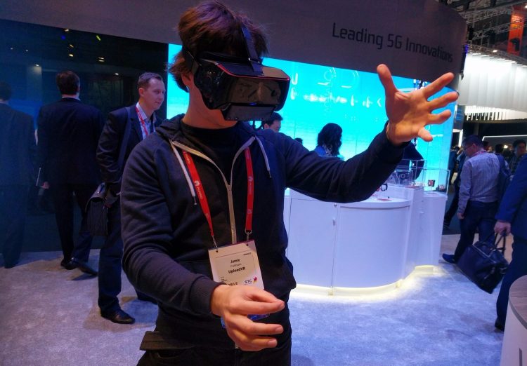 Hands-on With Leap Motion Hand-Tracking In Qualcomm’s Standalone Headset