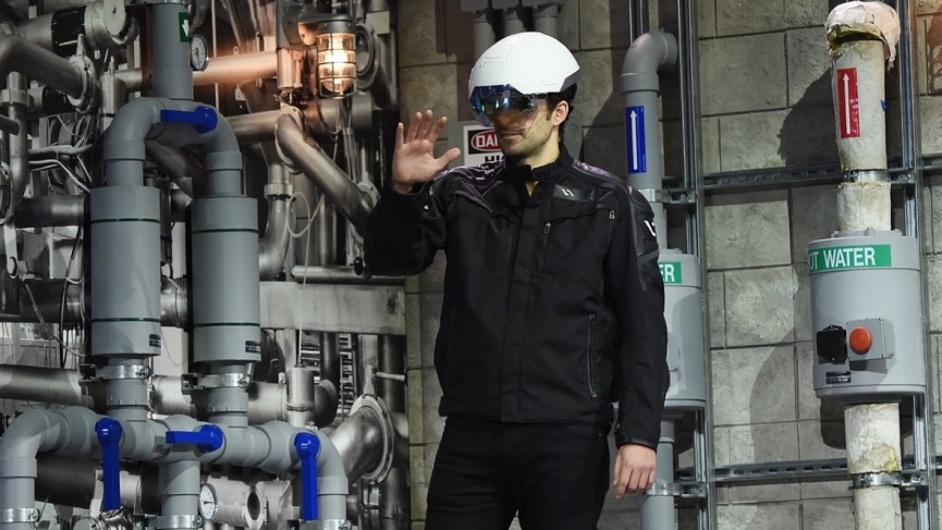 daqri-power-up-your-workers-senses-with-ar