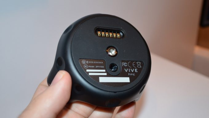 vive-tracker-and-accessories-3