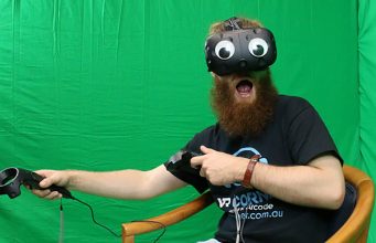 jack-mcnee-longest-time-in-vr-guinness-world-record-341×220