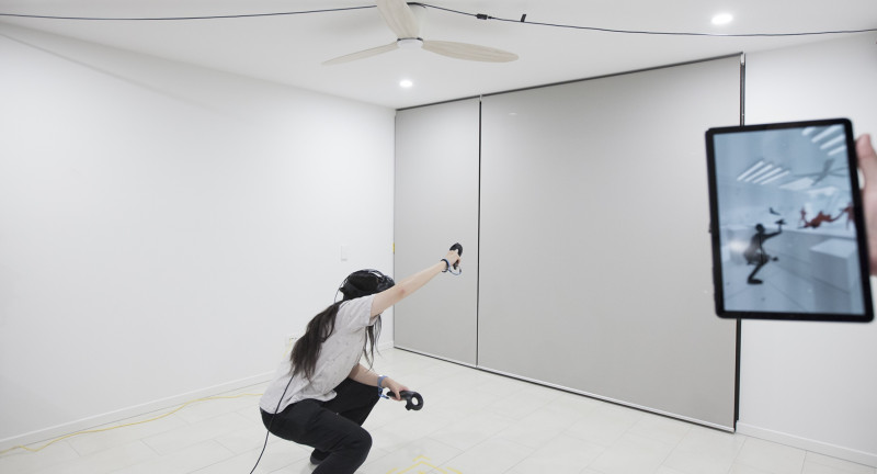 viewr-gives-friends-a-window-into-what-you-are-doing-in-vr