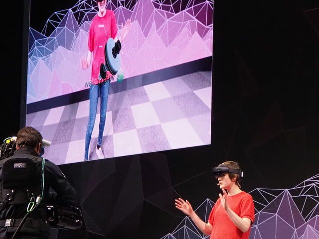tim-sweeneys-2-minutes-on-stage-at-hololens-2-event-says-a-lot-about-ar-openness